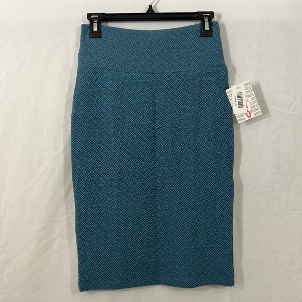 Brand new LulaRoe Cassie skirt size S